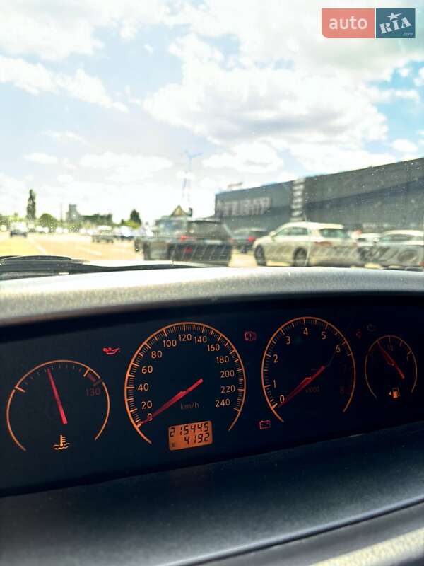 Седан Nissan Primera 2006 в Киеве