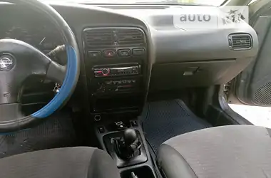 Nissan Primera 1992