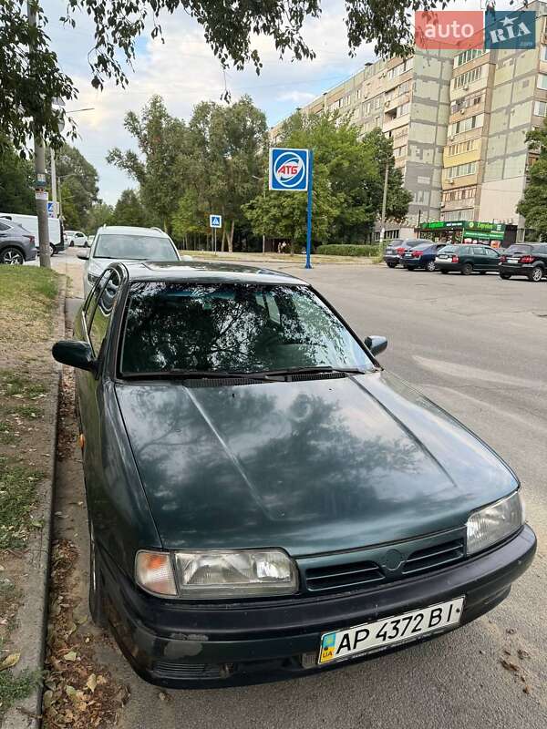 Седан Nissan Primera 1994 в Запоріжжі