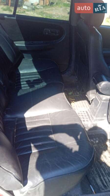 Седан Nissan Primera 1995 в Новой Ушице