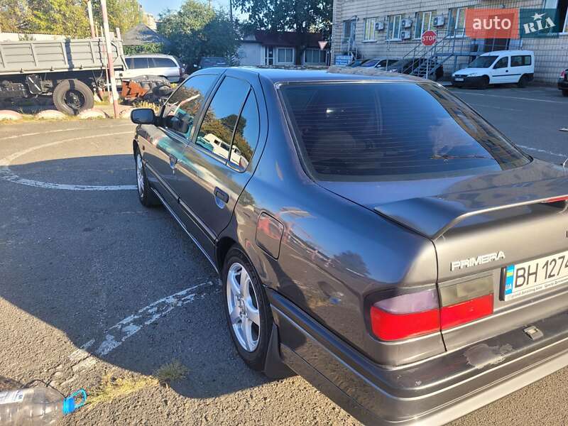Седан Nissan Primera 1995 в Киеве
