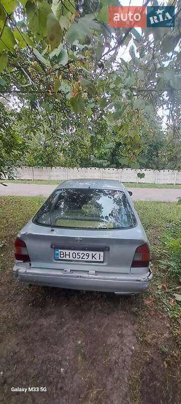 Хэтчбек Nissan Primera 1993 в Одессе