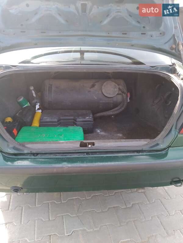 Седан Nissan Primera 1996 в Староконстантинове