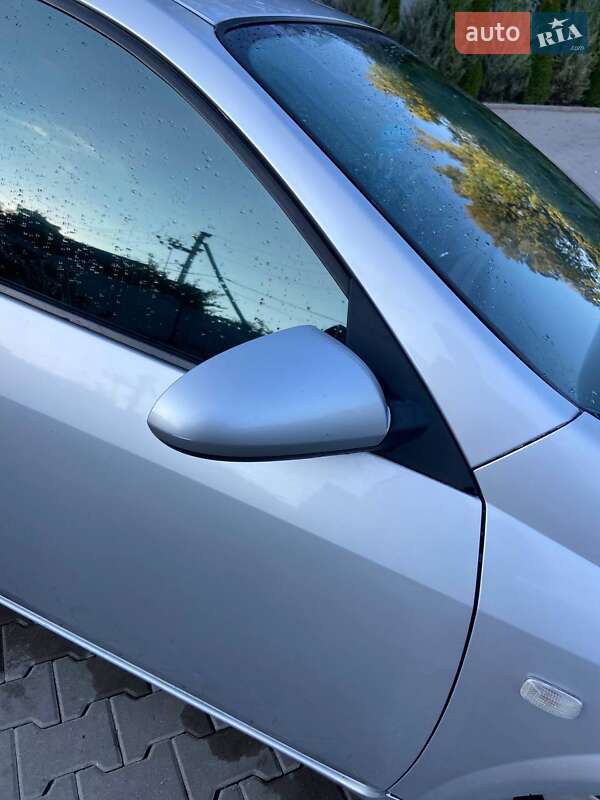 Седан Nissan Primera 2002 в Кицмани