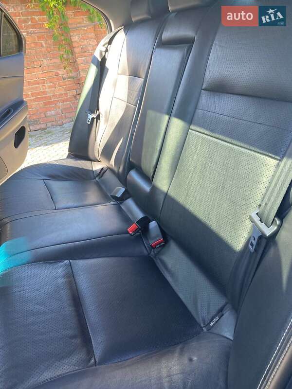 Седан Nissan Primera 2003 в Чернівцях