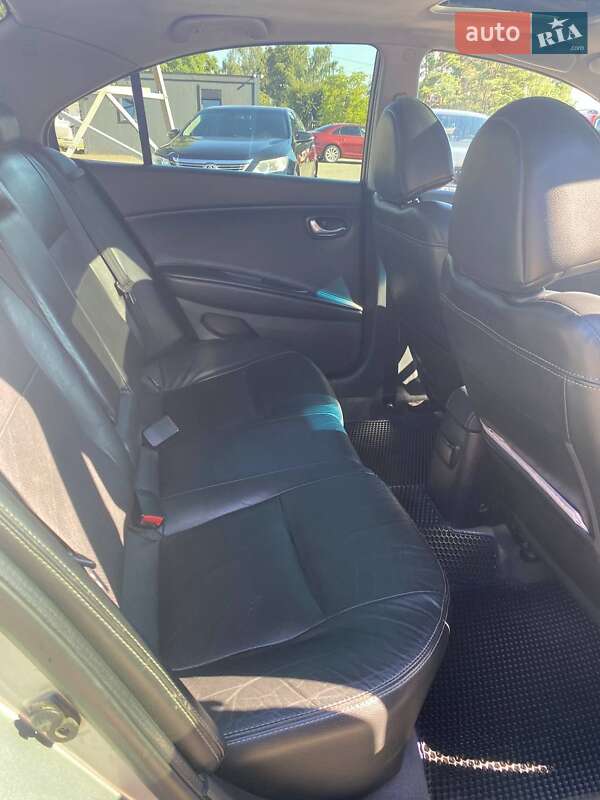 Седан Nissan Primera 2003 в Чернівцях