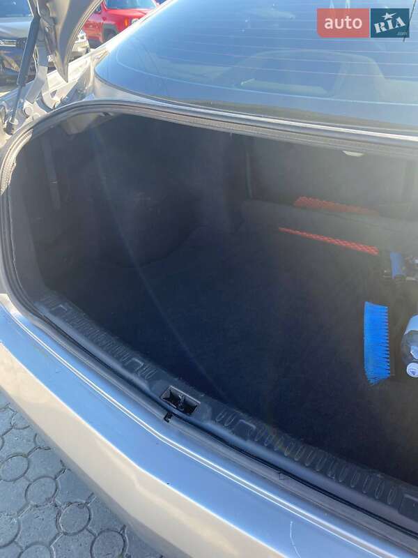 Седан Nissan Primera 2003 в Чернівцях