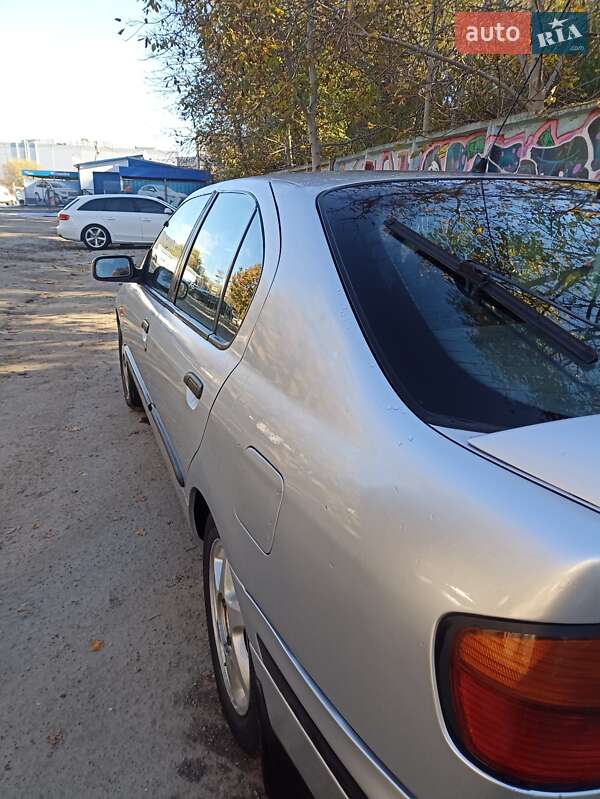 Лифтбек Nissan Primera 1998 в Львове