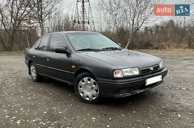 Седан Nissan Primera 1993 в Хмельницком