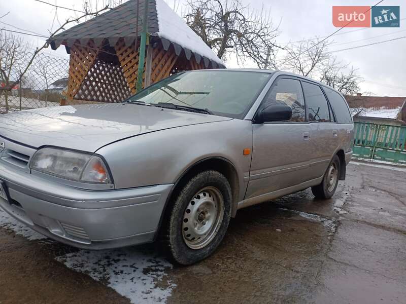 Універсал Nissan Primera 1993 в Самборі