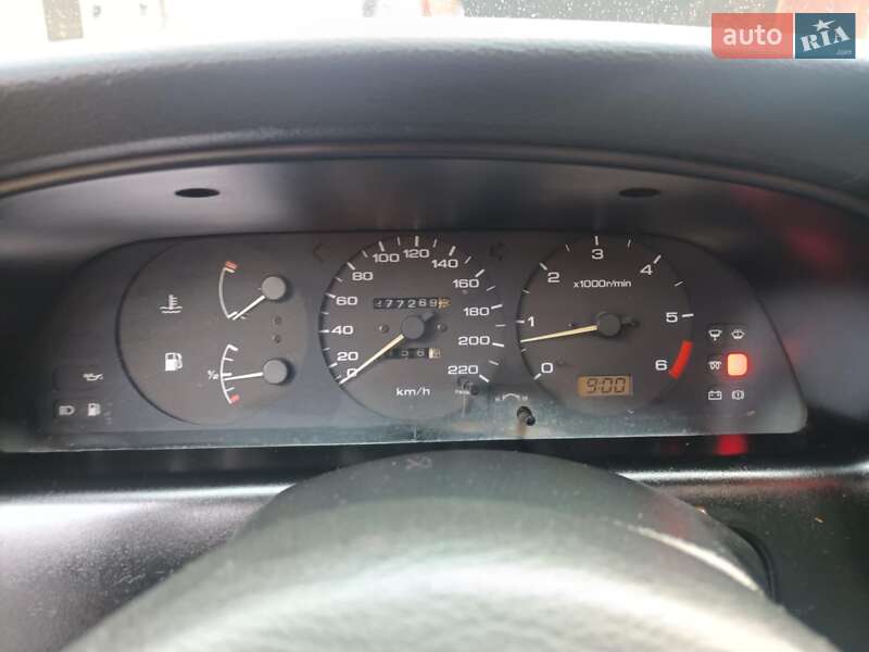 Універсал Nissan Primera 1993 в Самборі