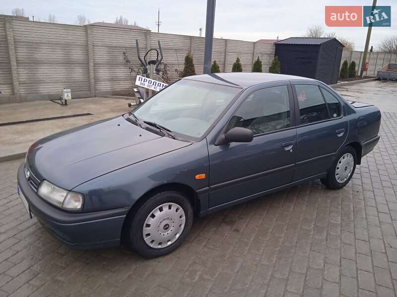 Седан Nissan Primera 1993 в Білгороді-Дністровському