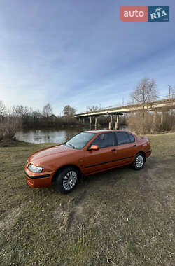 Седан Nissan Primera 1997 в Сарнах