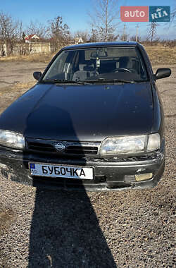 Седан Nissan Primera 1990 в Лиманському