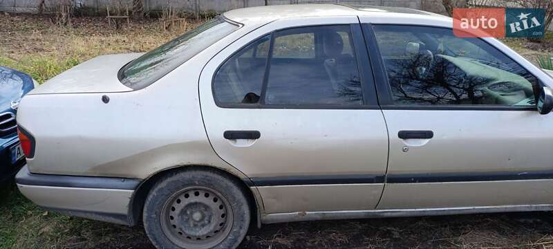 Седан Nissan Primera 1994 в Львові