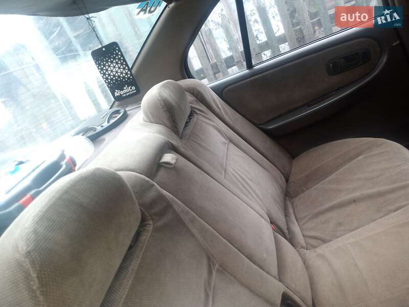 Седан Nissan Primera 1992 в Арцизові