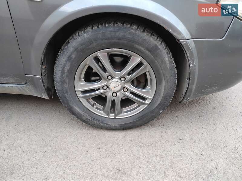 Седан Nissan Primera 2003 в Могилев-Подольске