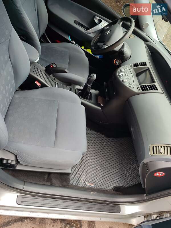 Лифтбек Nissan Primera 2005 в Николаеве