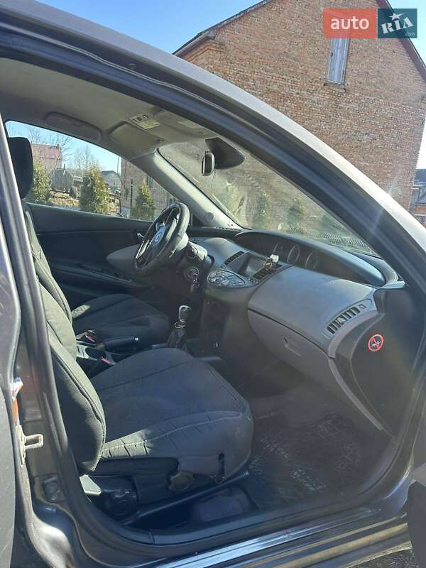 Седан Nissan Primera 2003 в Тернополі