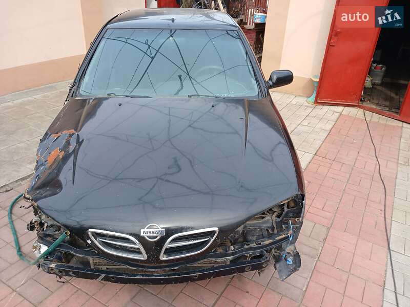 Седан Nissan Primera 2000 в 