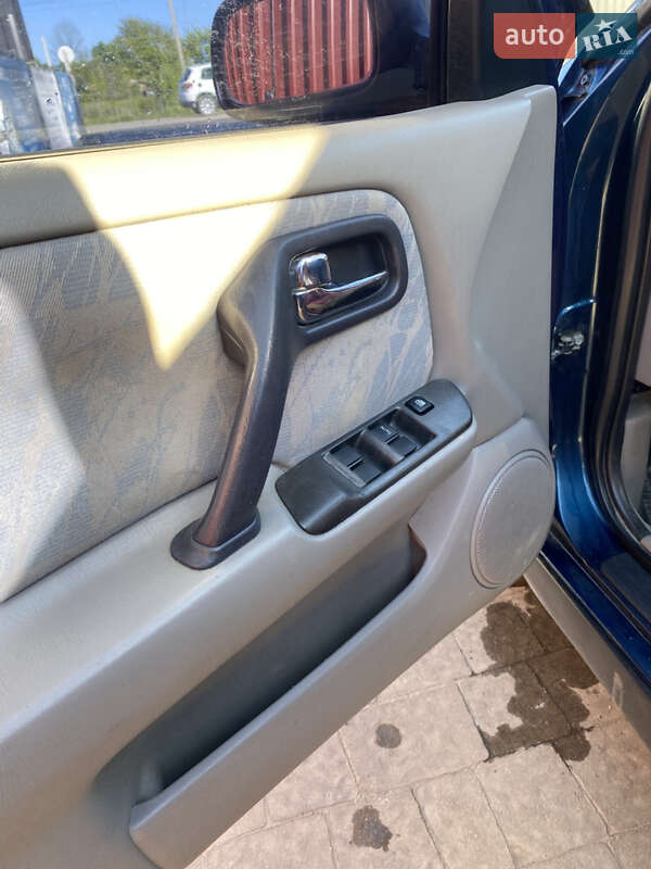 Универсал Nissan Primera 2000 в Бродах