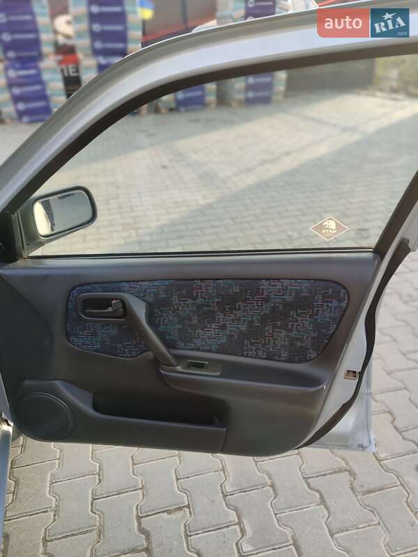 Седан Nissan Primera 1999 в Теребовле