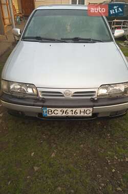 Седан Nissan Primera 1992 в 