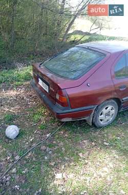 Хэтчбек Nissan Primera 1993 в 