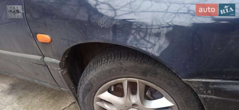 Седан Nissan Primera 1993 в Одесі