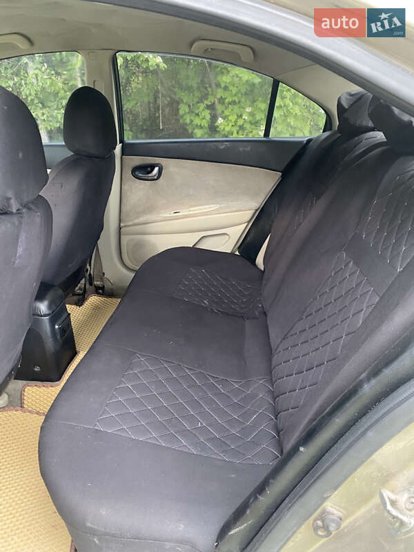 Седан Nissan Primera 2004 в Ужгороде
