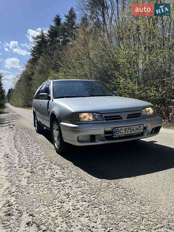 Nissan Primera 1992