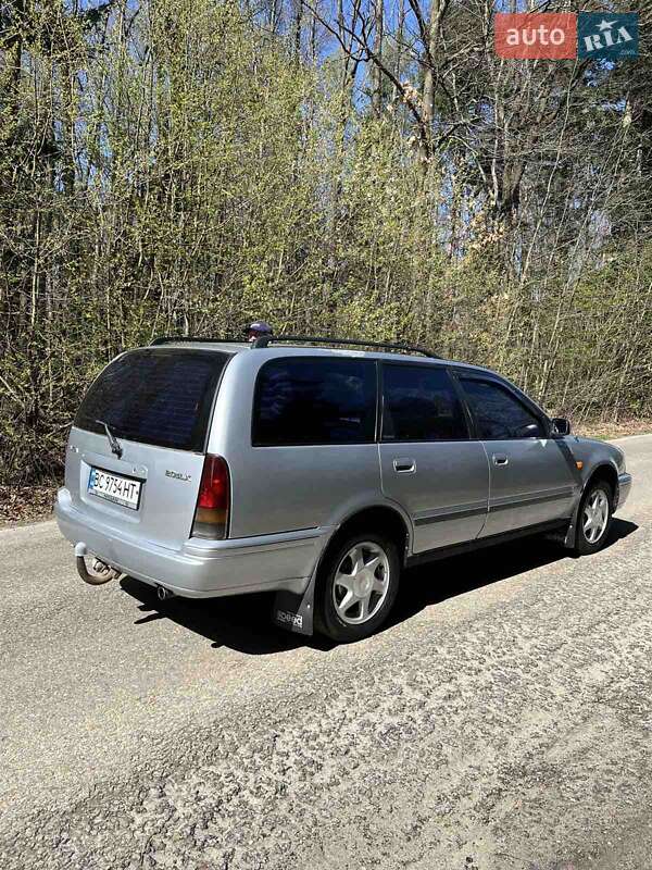 Универсал Nissan Primera 1992 в Самборе