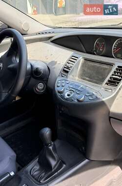 Седан Nissan Primera 2003 в 