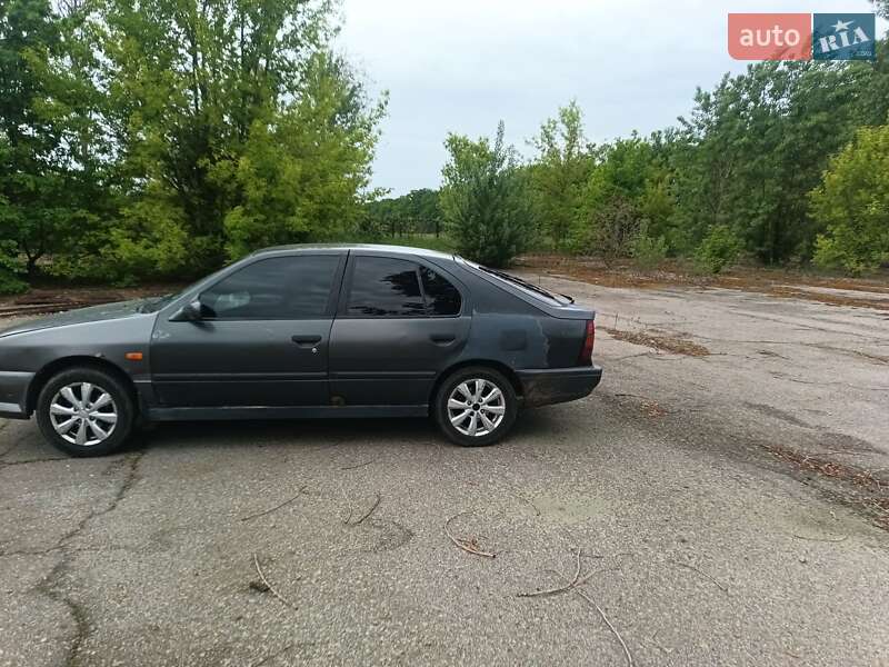 Хэтчбек Nissan Primera 1990 в Белой Церкви