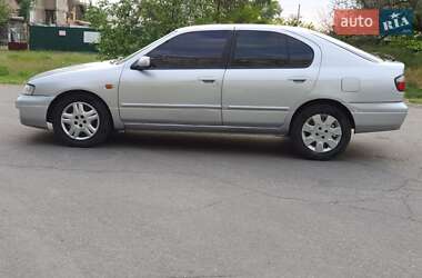 Лифтбек Nissan Primera 1998 в 