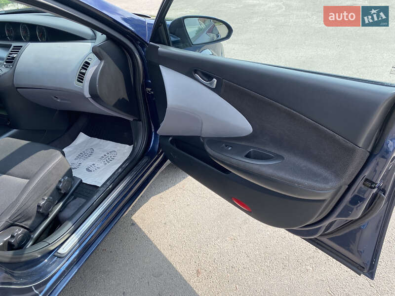 Седан Nissan Primera 2002 в Луцке