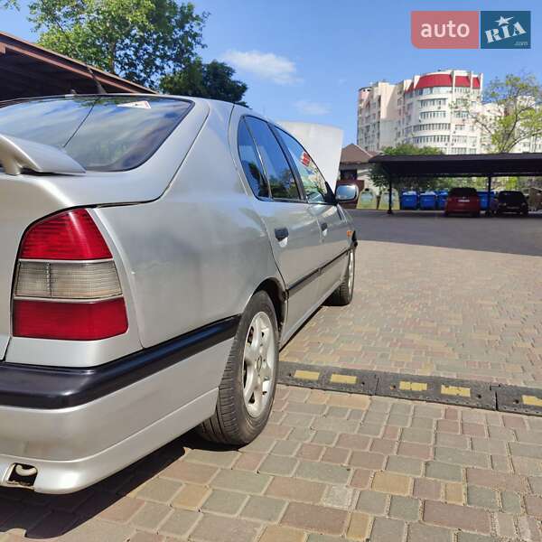 Лифтбек Nissan Primera 1995 в Одессе