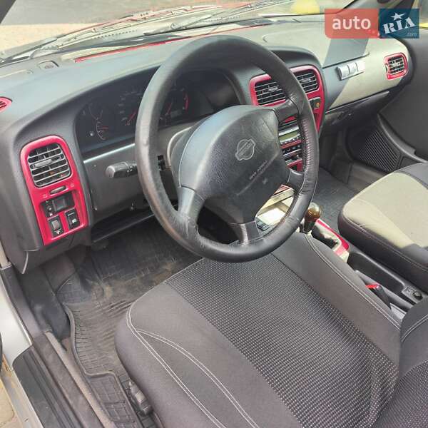 Лифтбек Nissan Primera 1995 в Одессе