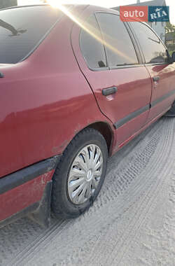 Седан Nissan Primera 1998 в Жовкве