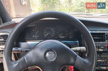 Хэтчбек Nissan Primera 1991 в 