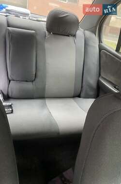 Седан Nissan Primera 1990 в 