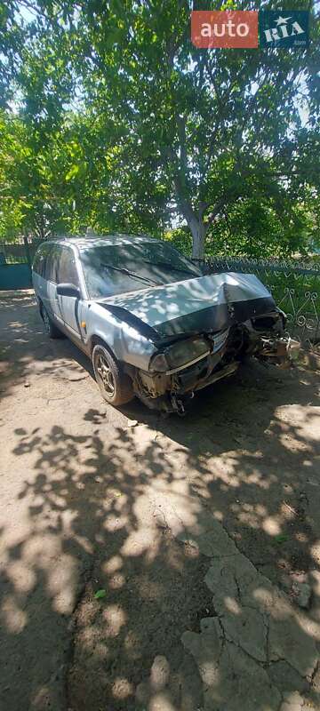 Універсал Nissan Primera 1994 в Одесі