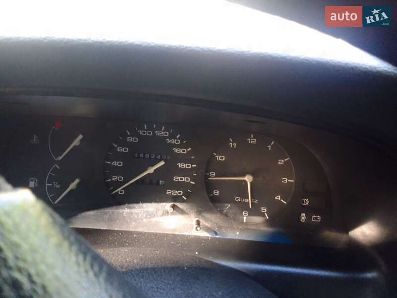 Седан Nissan Primera 1991 в Хмельницькому