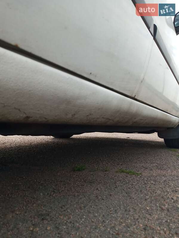 Седан Nissan Primera 1996 в Смілі