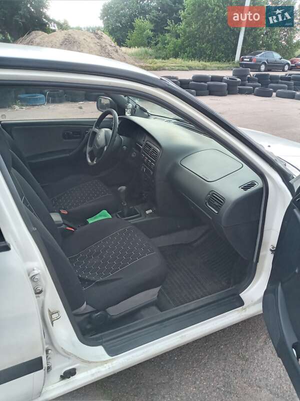 Седан Nissan Primera 1996 в Смілі