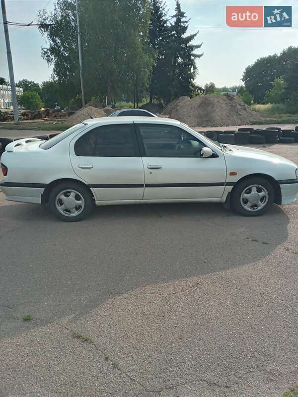 Седан Nissan Primera 1996 в Смілі