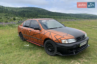Седан Nissan Primera 1997 в Мостиській