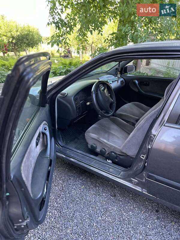 Хэтчбек Nissan Primera 1994 в Черновцах