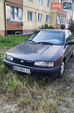 Седан Nissan Primera 1994 в Хмельницком