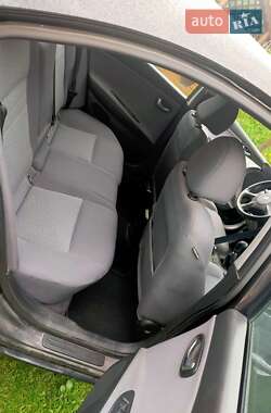 Лифтбек Nissan Primera 2002 в  фото 3 Лифтбек Nissan Primera 2002 в